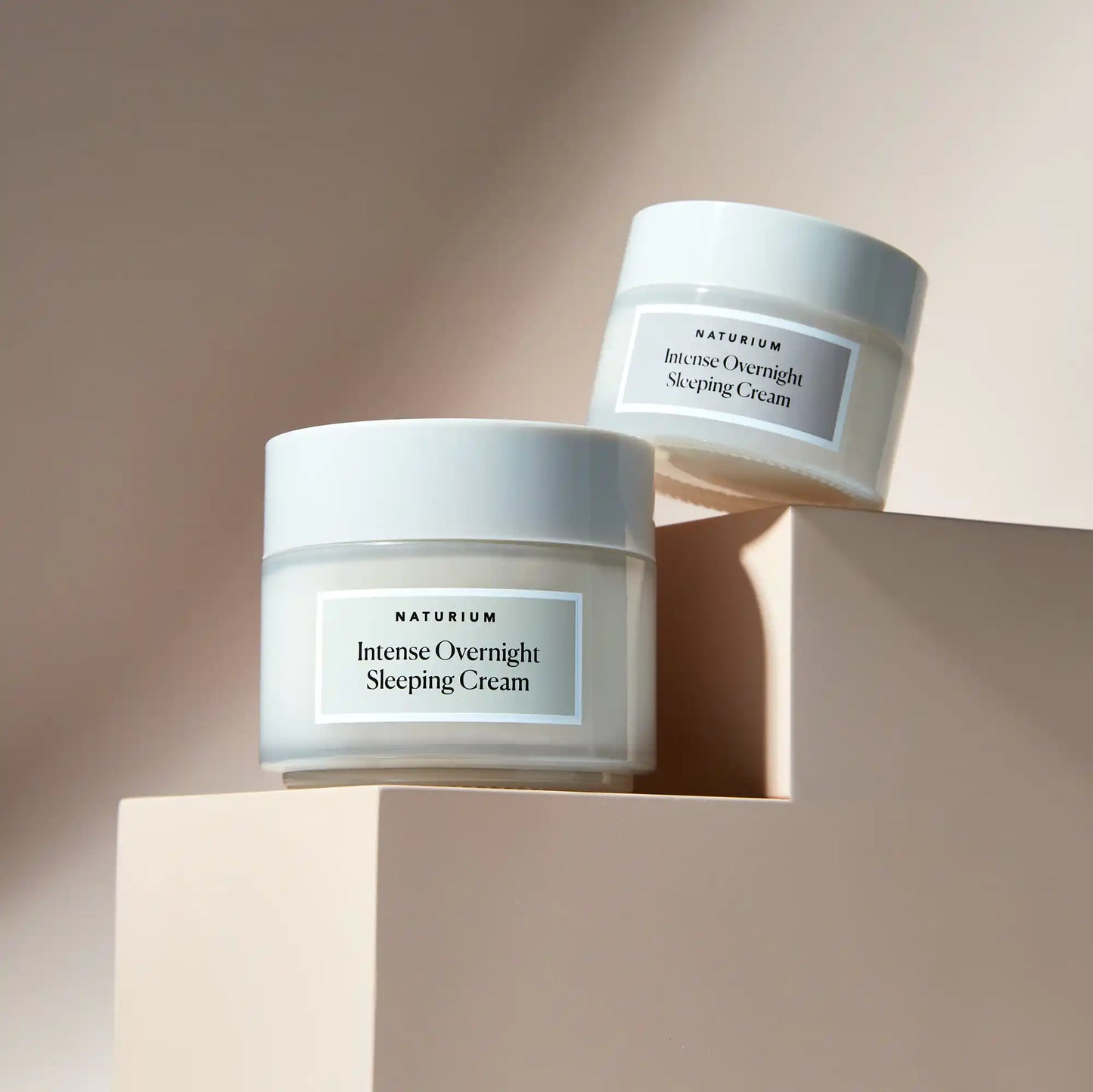 intense-overnight-sleeping-cream-jumbo-f2 11_18_2021_Naturium0552-crop.webp