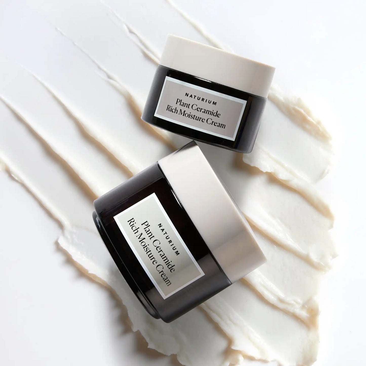 plant-ceramide-rich-moisture-cream-jumbo-r3 11_18_2021_Naturium0575-crop.webp