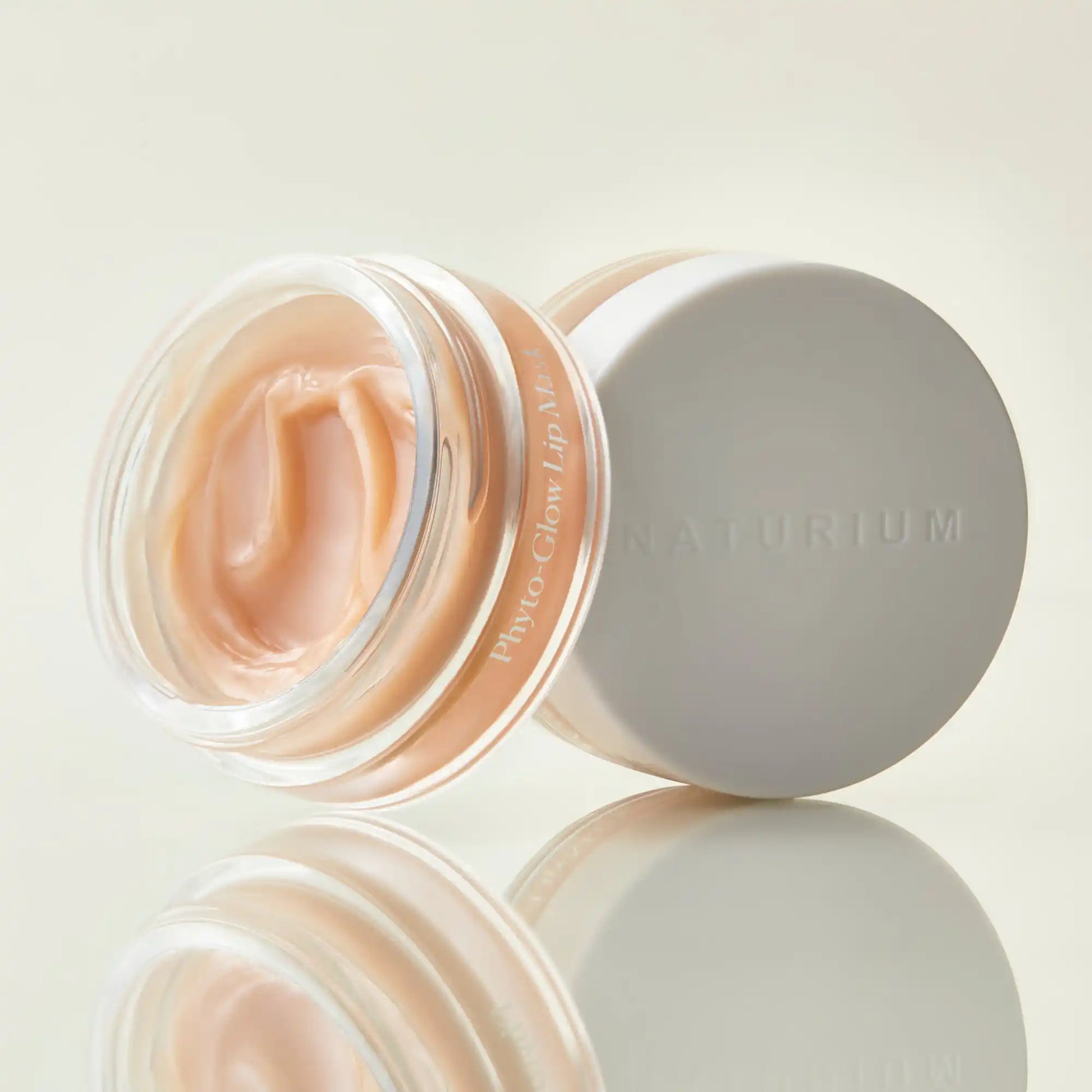 phyto-glow-lip-mask-s3 phyto-lipmask_0607-crop.webp